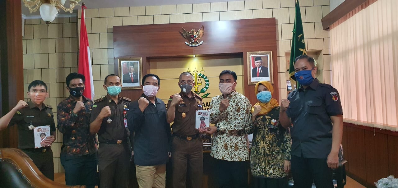 Koordinasi Lintas Sektoral Bawaslu Kabupaten Cirebon dengan Kejaksaan Negeri Sumber