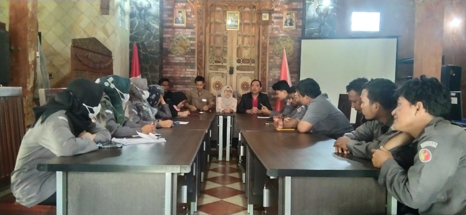Strategi Bawaslu Kabupaten Cirebon Dalam Pengawasan Pendaftaran Calon Partai Politik Pemilu 2024