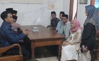 Anggota Bawaslu Provinsi Jawa Barat, Nuryamah, dan Anggota Bawaslu Kabupaten Cirebon, Maryam Hito, melaksanakan Uji Petik di Pondok Pesantren 