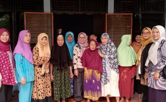 Foto Bersama Warga Binaan Panti Tresna Wreda Kasih Ibu