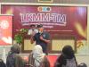 Ketua Bawaslu Kabupaten Cirebon memaparkan materi